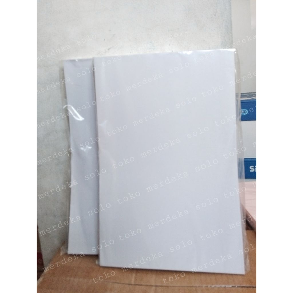 

Kertas BC Indah Putih (folio)