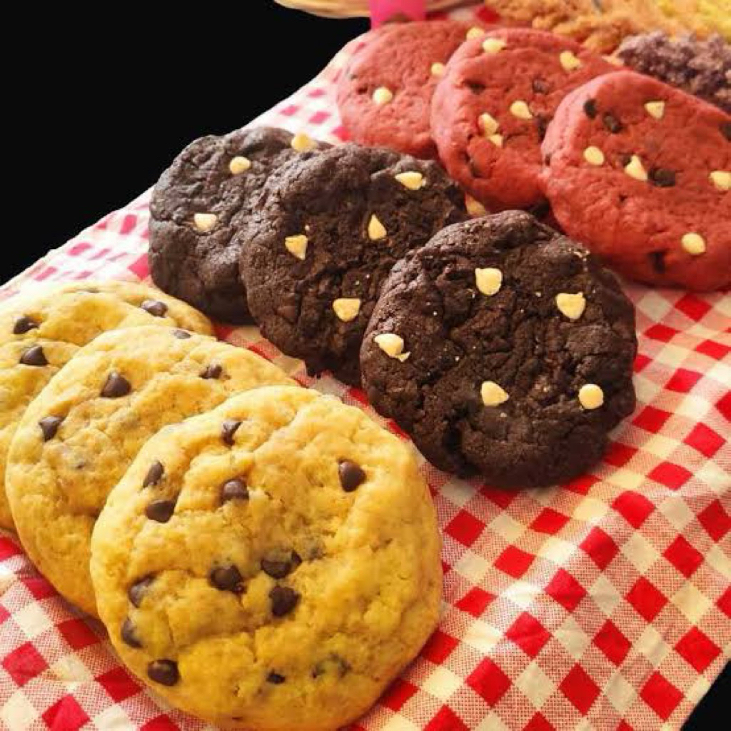 

SOFT COOKIES BY CRUMBLELICIOUS~1 box isi 4 pcs mix