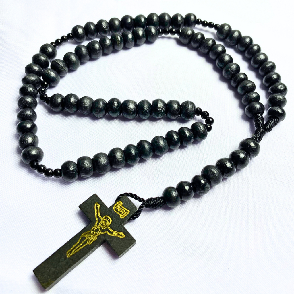 Kalung rosario 77 bapa kami manik/mote kayu 8 mm warna hitam dan kayu warna lain