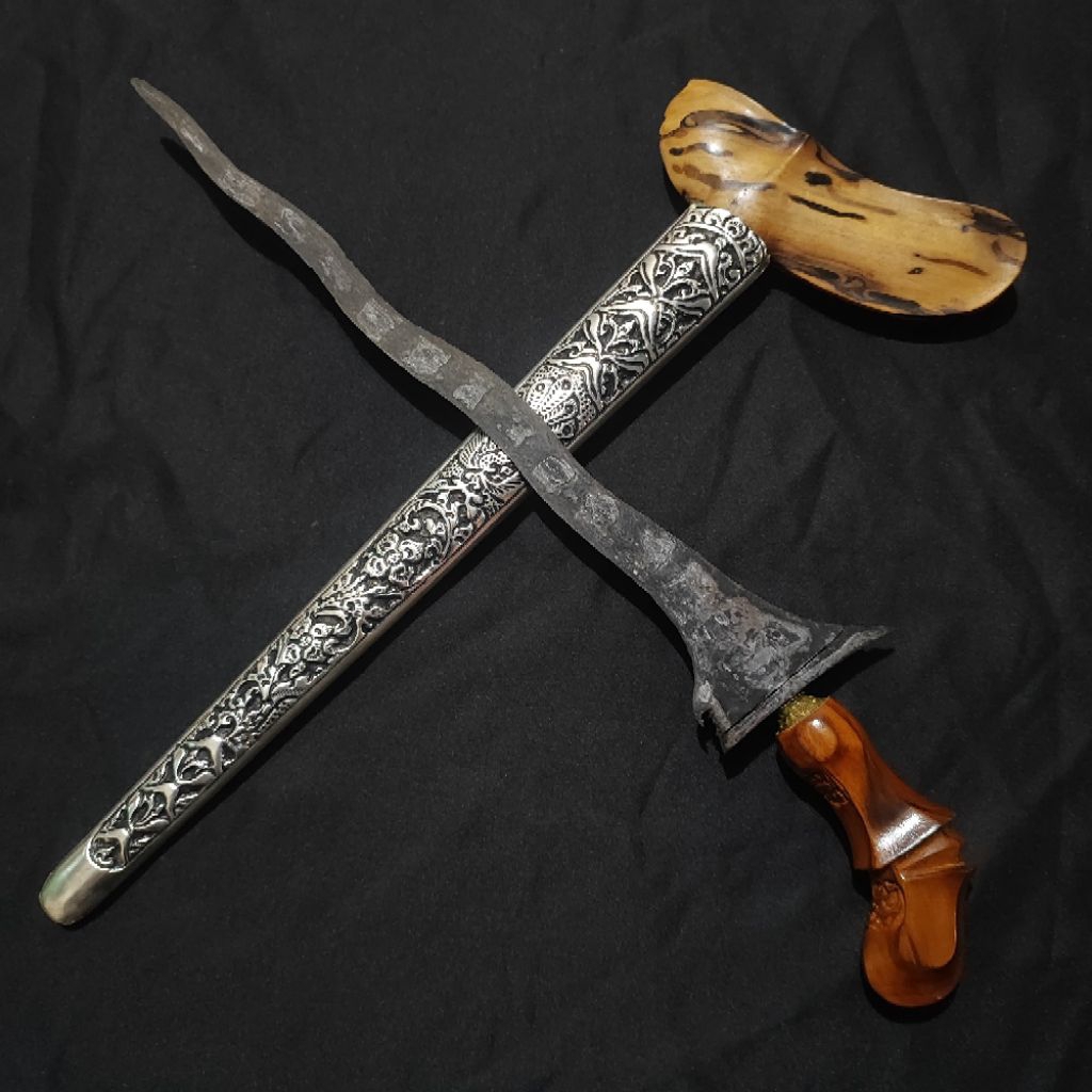 Keris Carubuk Sepuh Pamor Melati Sinebar Tangguh Pajajaran - Mojopahit