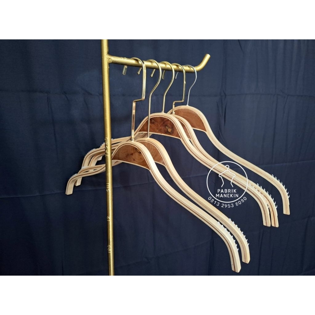 hanger zara/hanger baju zara/hanger zara kayu natural/hanger zara kayu/gantungan baju/gantungan baju
