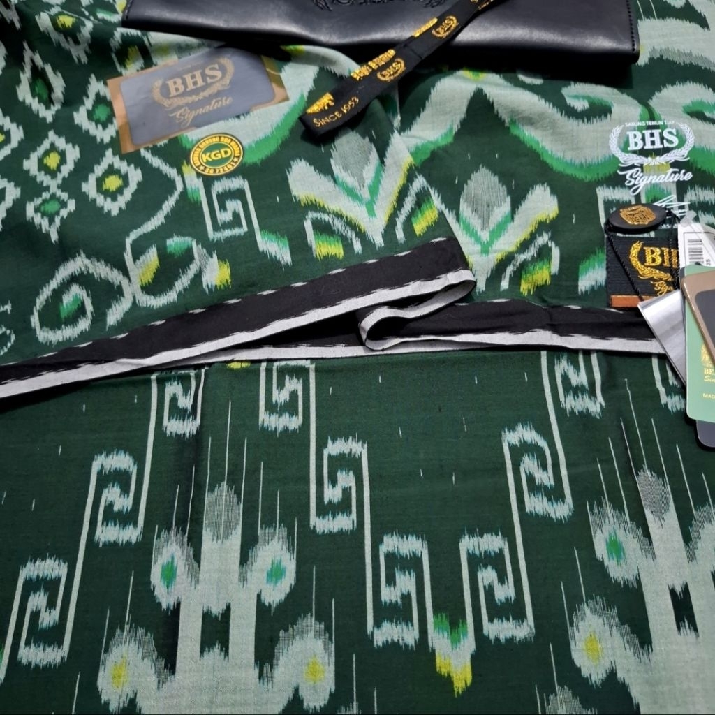 Sarung BHS Signature KGD Gold Lawas Bahan Sutra Spunsilk Jahitan Tengah ATBM LIMITED (COD)