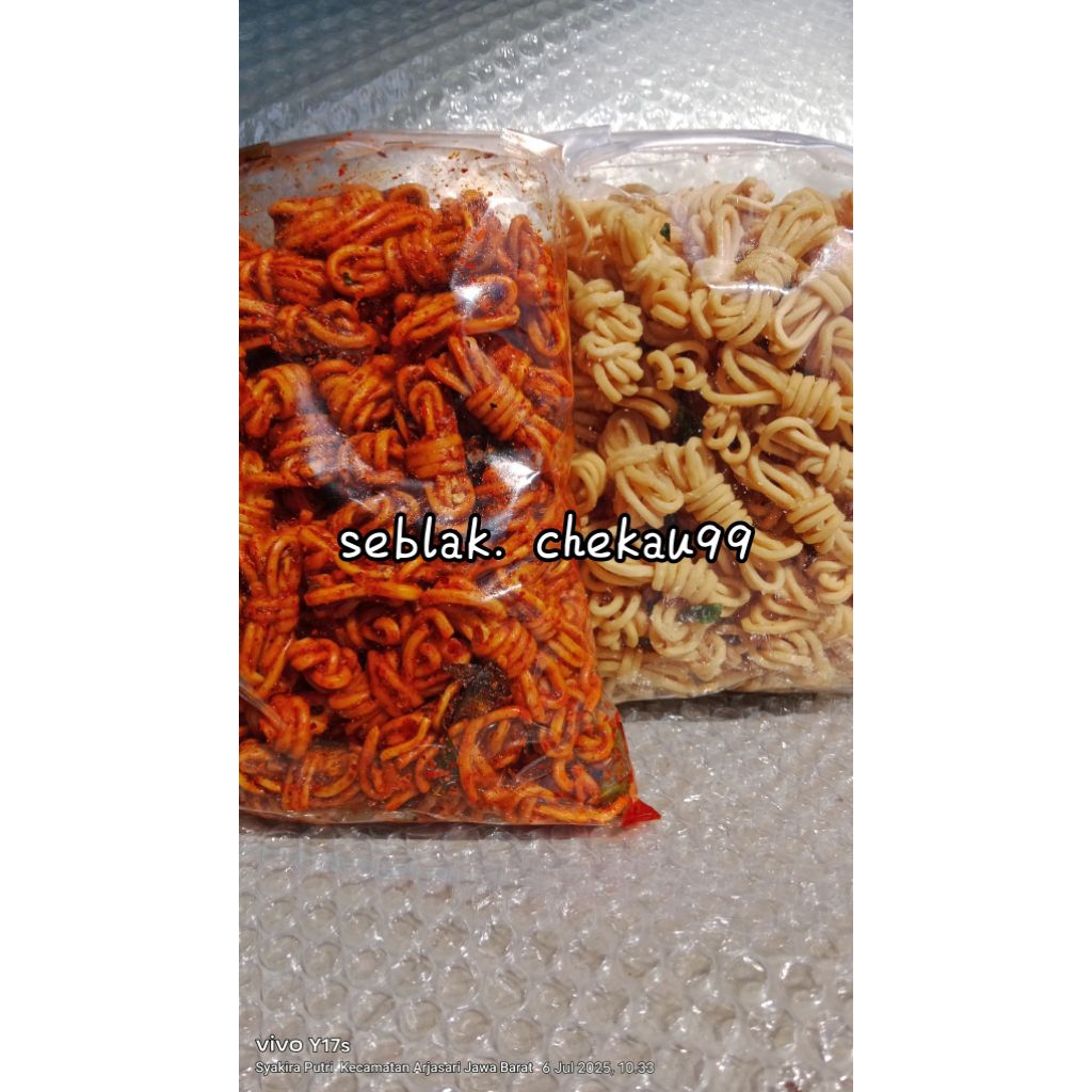 

mie gulung renyah kriuk pedas original daun jeruk