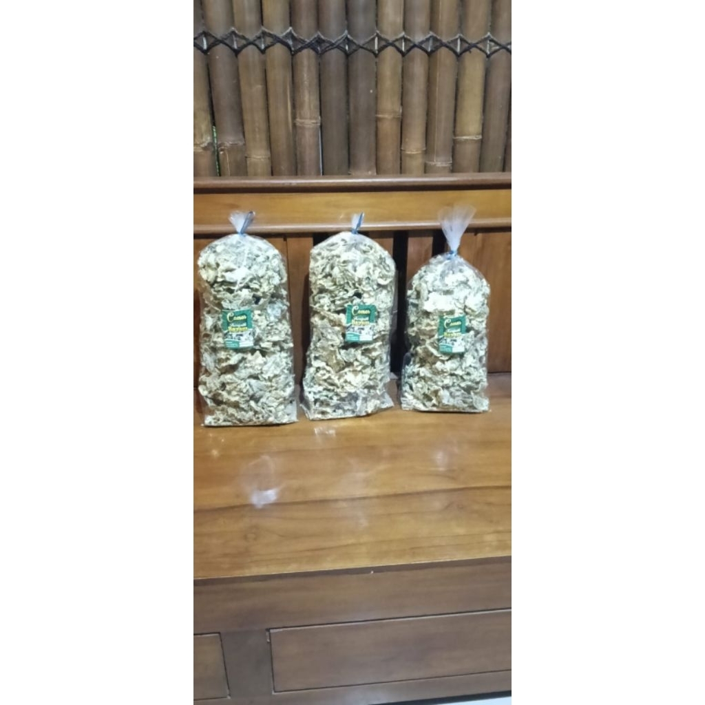 

Keripik Bayam Peyek Bayem Caesar