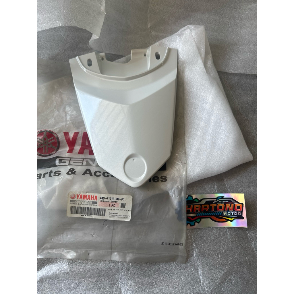 cover tail sambungan body belakang xeon karbu xeon rc putih original