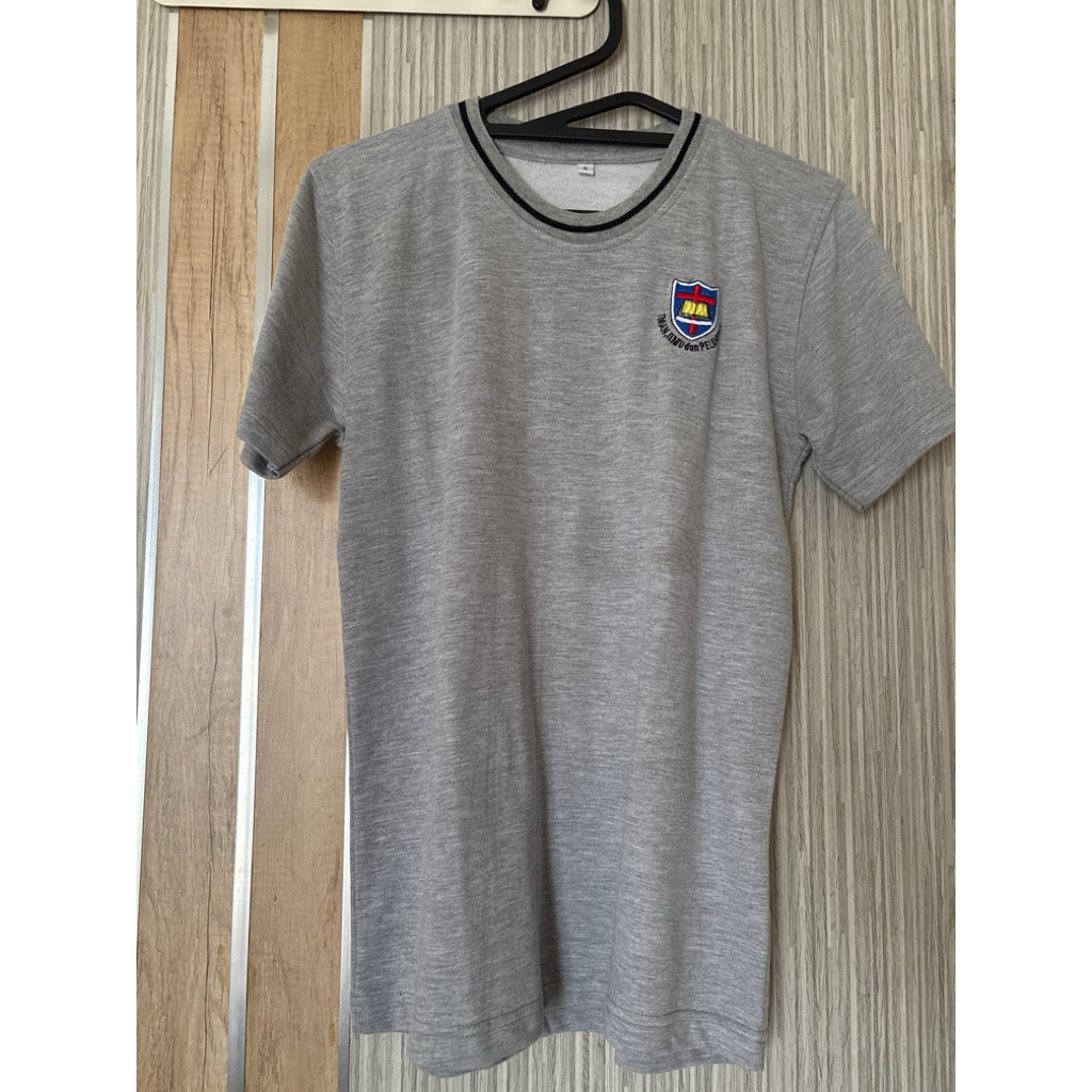 seragam SMA penabur kaos olahraga