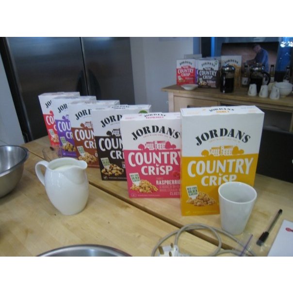 

Sereal Impor UK / Cereal Jordans Country Crisp Since 1855 500 Gr Varian Flame Raisins, Mixed Berries, Raspberries, Strawberries