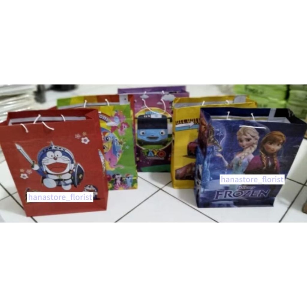 

10 Pcs Tas Ulang Tahun Karakter Medium / Paperbag Happy Birthday / Tas Kado
