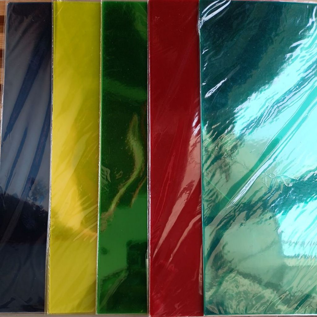 

PLASTIK MIKA JILID COVER WARNA ISI 10