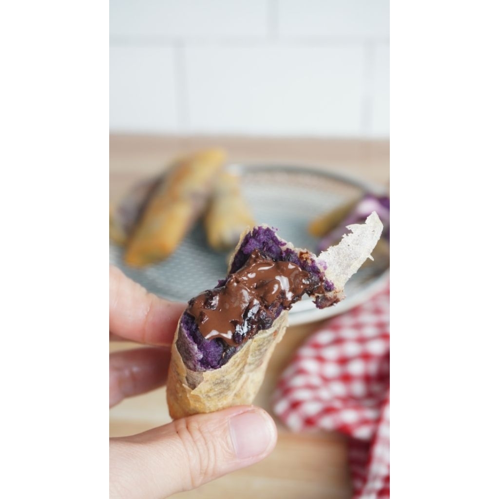 

Bundling, Frozen lumpia ubi coklat & Mozarella (2 pack)