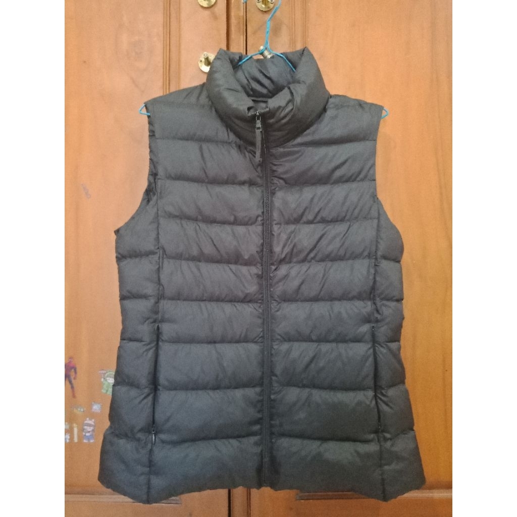 UNIQLO VEST BULU ANGSA