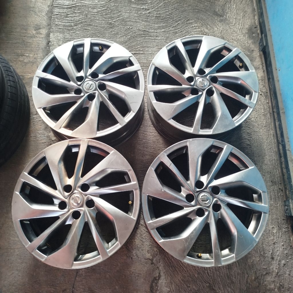 Pelek xtril T32 R18 pcd 5x114. set 4pcs