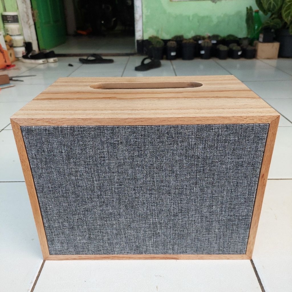 Box Speaker 2.1 Subwoofer 4 Inch dan Satelit 2 Inch dengan Lubang Angin