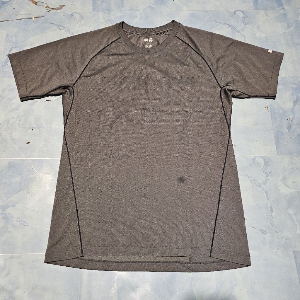 Kaos Uniqlo Anti Bacterial