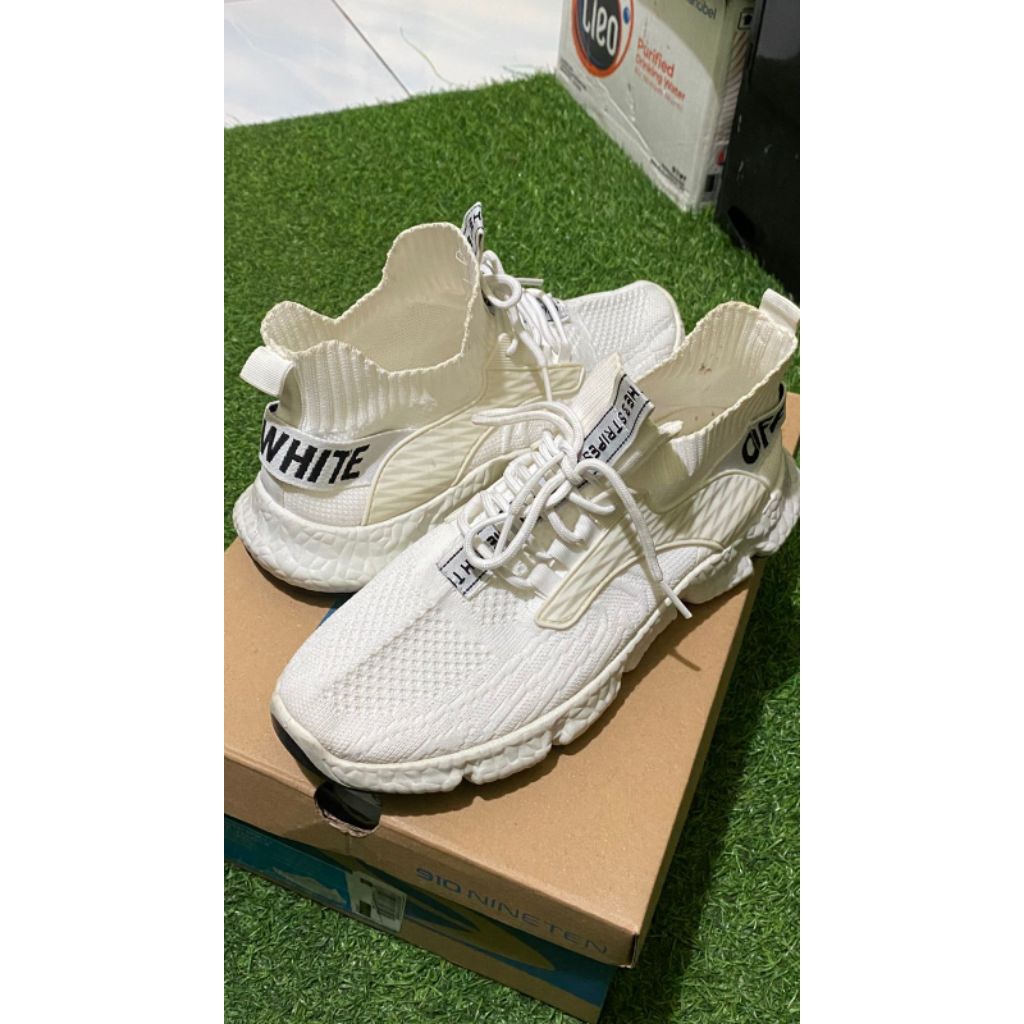 Sepatu Preloved Branded | Sneakers Pria Wanita Murah