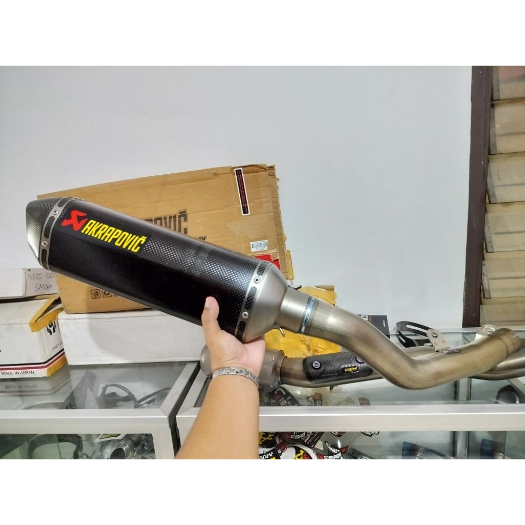 Akrapovic Slovenia karbon original bigbike for Kawasaki z800