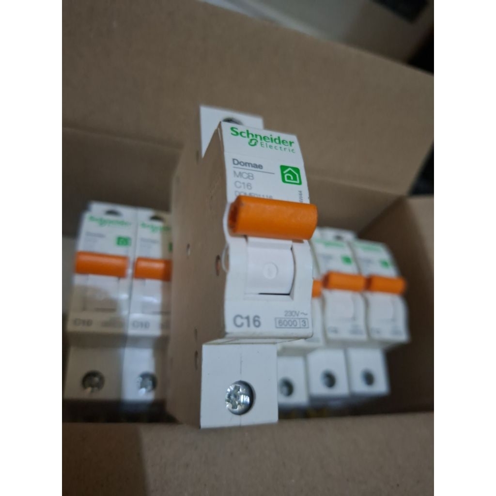 mcb schneider 16a 1phase