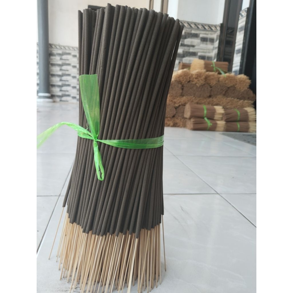 Dupa 32Hitam / Dupa Mentah. Berat 1 Kg non Wangi.