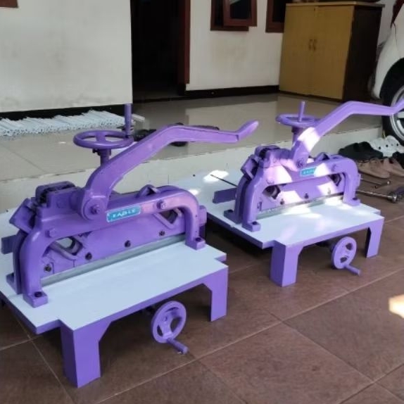 

Mesin Potong Pemotong Kertas A3 Manual 1rim Eagle bekas (450 lembar HVS 70Gsm) Eagle Brand Paper Cutting Machine seken