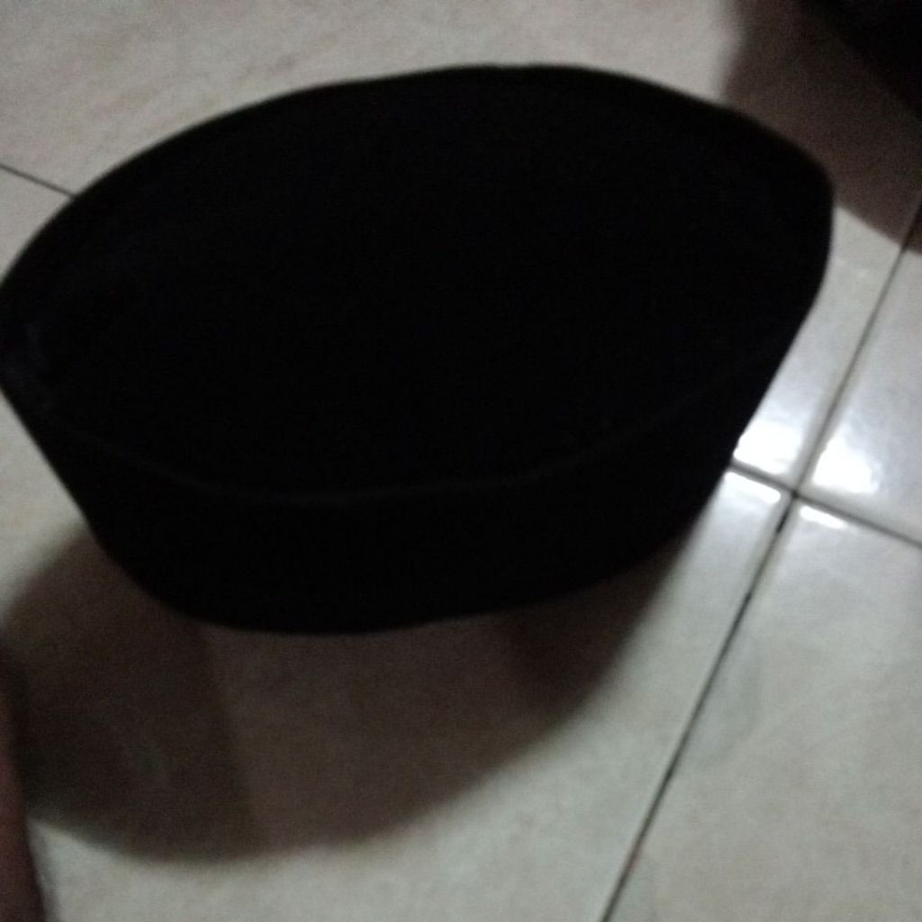 peci hitam bagus