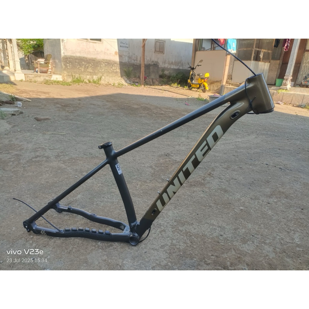 Frame United Clovis 6.10 size S 29 er