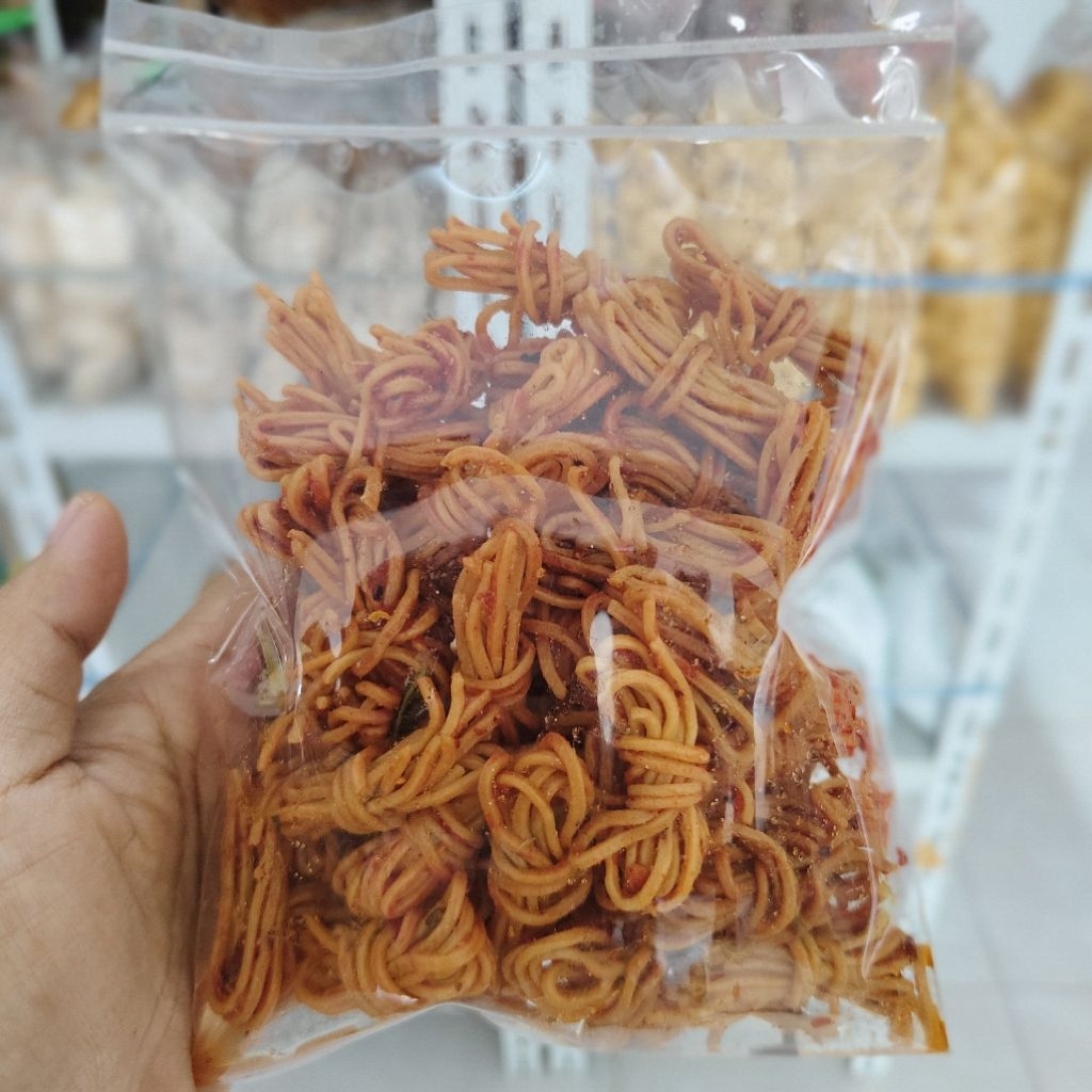 

mie pedas, mie kering pedas, mie pedas bumbu basah, mie pedas 185g