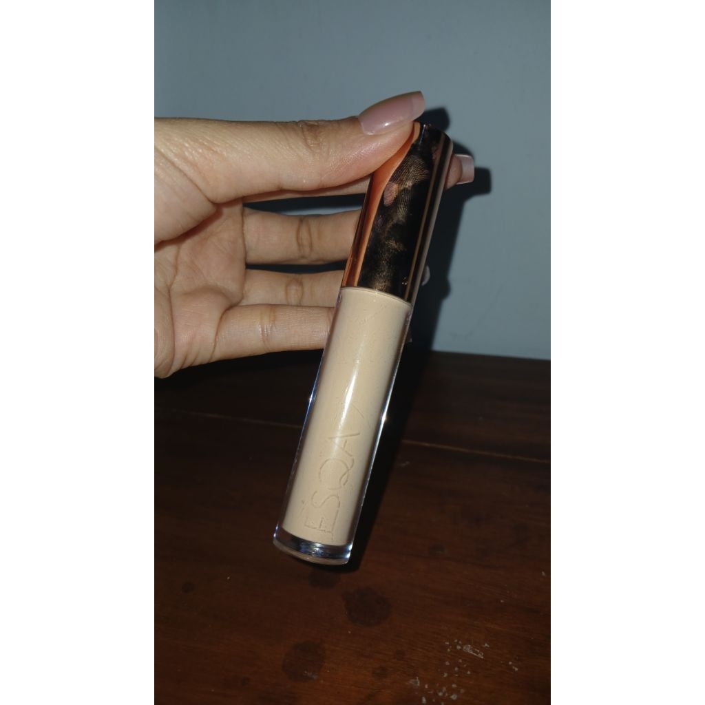 Preloved concealer Esqa, Kryolan