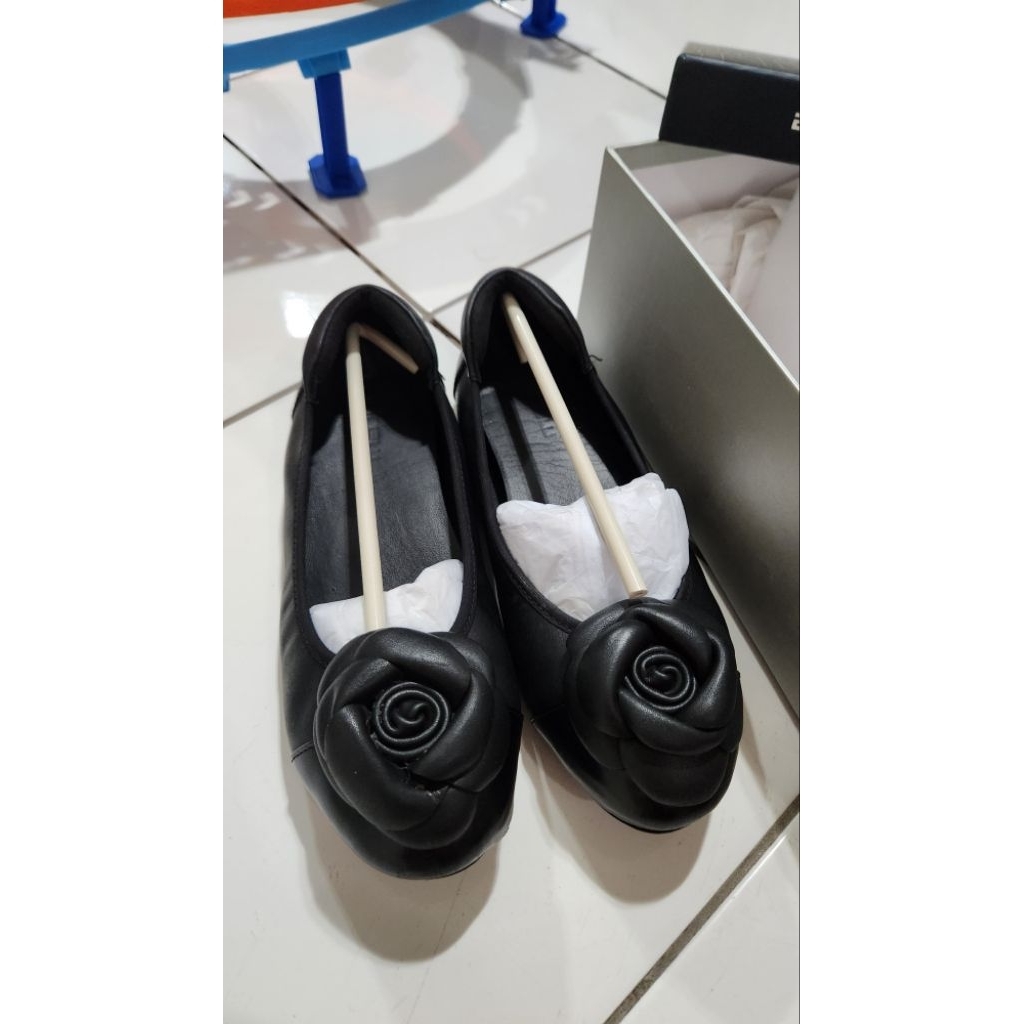 [Preloved] Andrew Flat Shoes - Hera