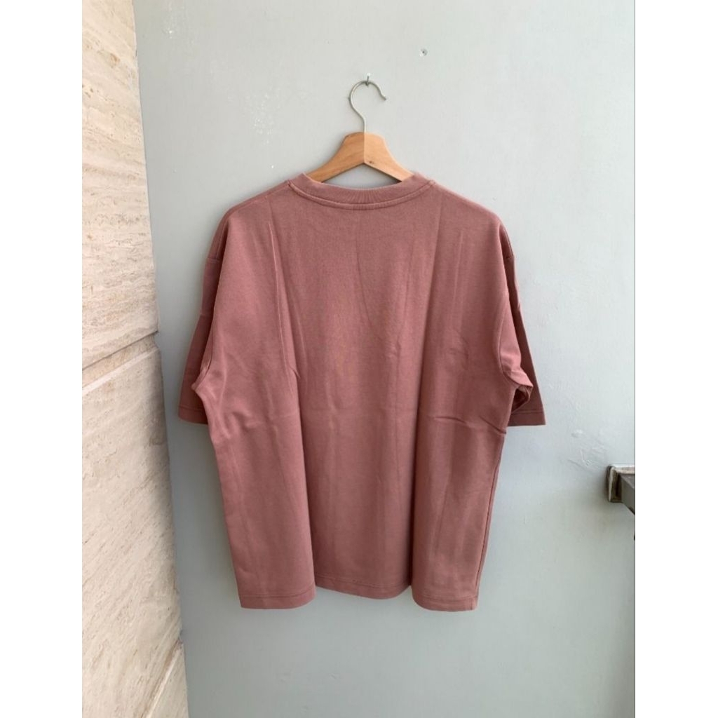 Kaos Tshirt Uniqlo U AIRism Size M    preloved/second/vintage