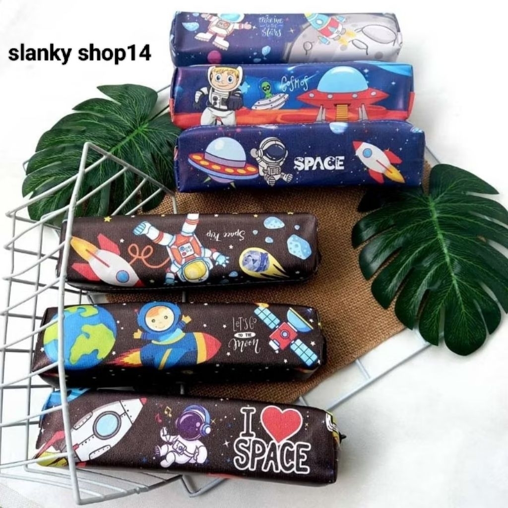 

Kotak Pensil 2D Anak Sekolah Fashion Kartun Astronot Best Seller
