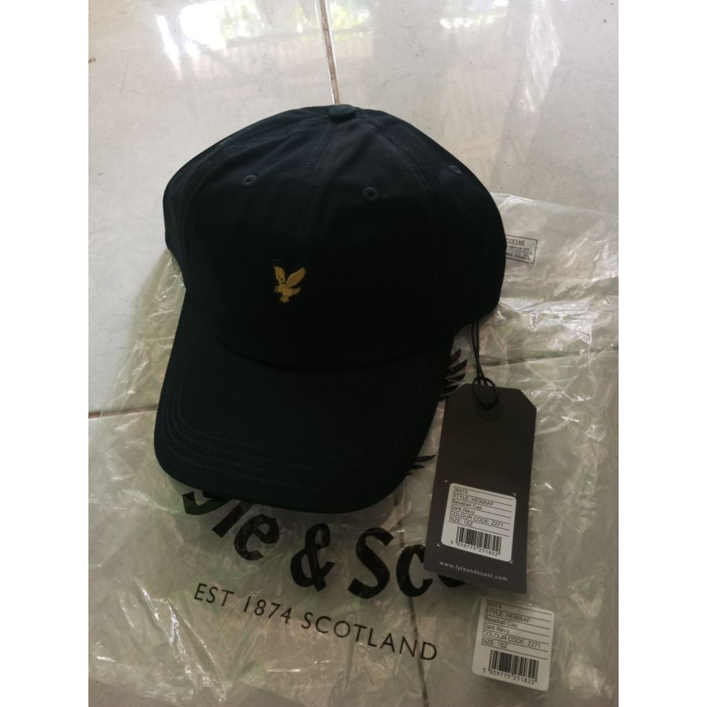 topi Lyle and Scott black Original
