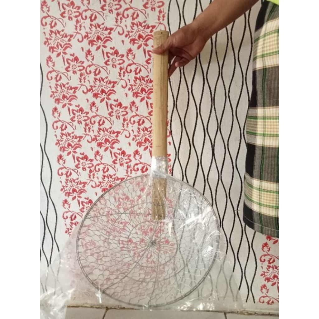 Serokan kawat No 12/serokan penggorengan besar/saringan penggorengan gagang bambu