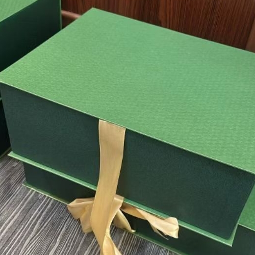 

Hardbox bentuk buku solo