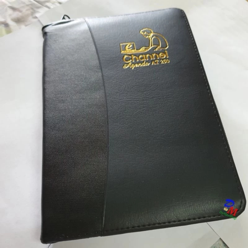 

Buku Agenda resleting AT 250/ planner / buku agenda resleting cover motif kulit sintetis