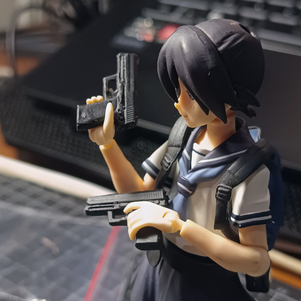 Weapon/Senjata Pistol (Recast) dari figma kuroki Rei Vivid Kitbash Skala1/12 For Figma, SHF, Mafex, 