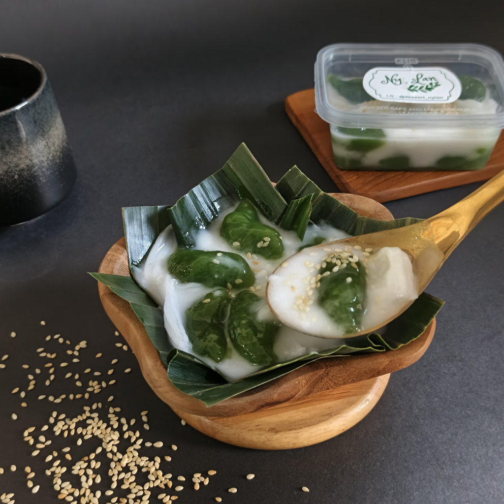 

Kanom Inthanin (Thailand Orb Dessert)