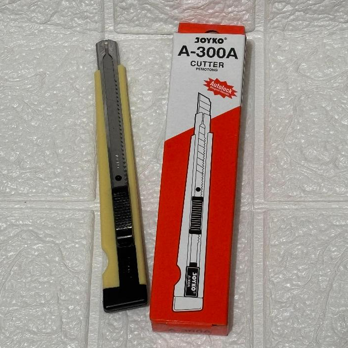 

Cutter Joyko Kecil A-300A 1 Pcs