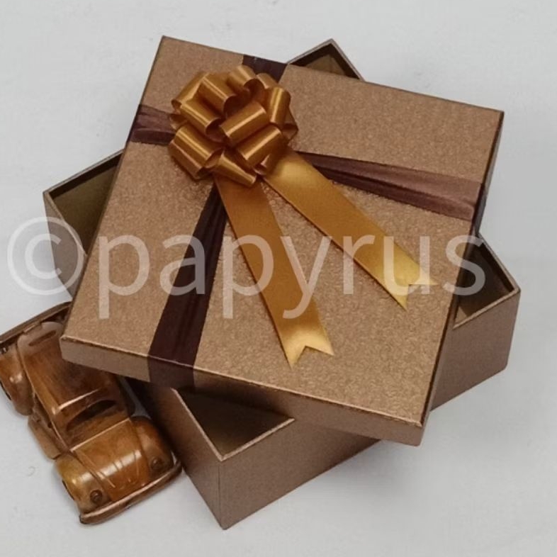 

PAPYRUS 20x20 Tinggi 10cm Kotak Kado Gift Box Hardbox Hampers V1