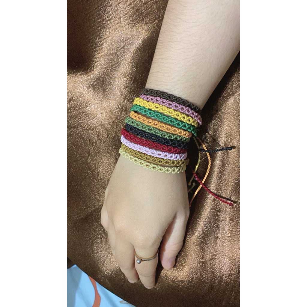 

gelang tali anyaman