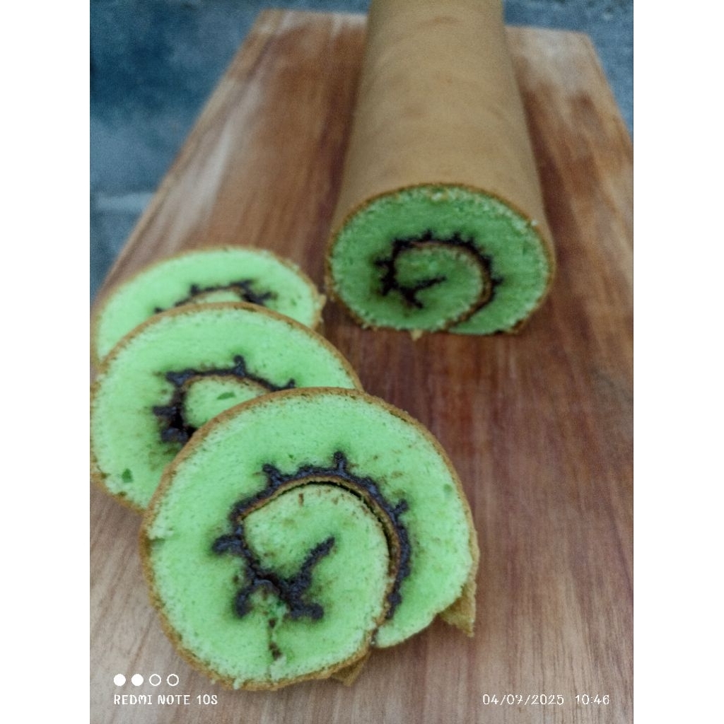 

Bolu Gulung pandan coklat