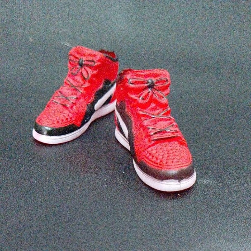 

Miniatur sepatu hiasan boneka dekorasi cake ultah topper kue