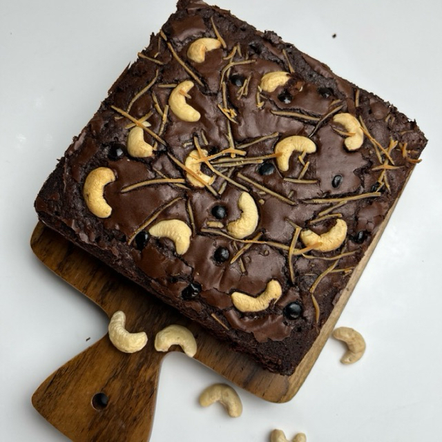 

Fudgy brownis Brownies panggang Almond 10x10 coklat