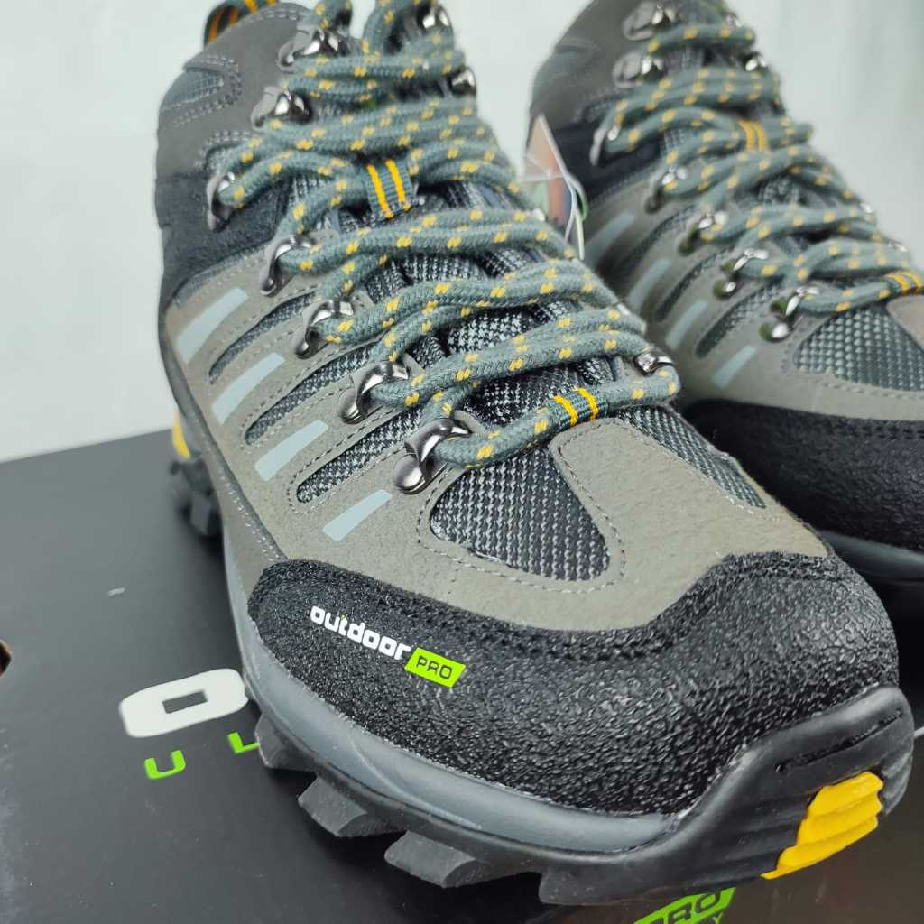 Outdoor Pro - Sepatu Hiking - Lynk