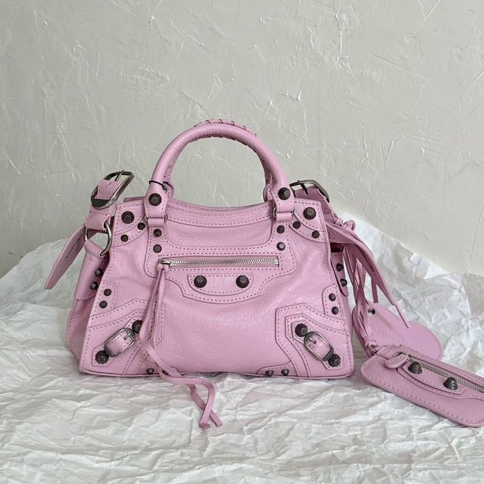 Tas Selempang Wanita Warna Pink Mawar Abu Model Setengah Bulan Gaya Edgy Elegan Ukuran Kecil Stylish