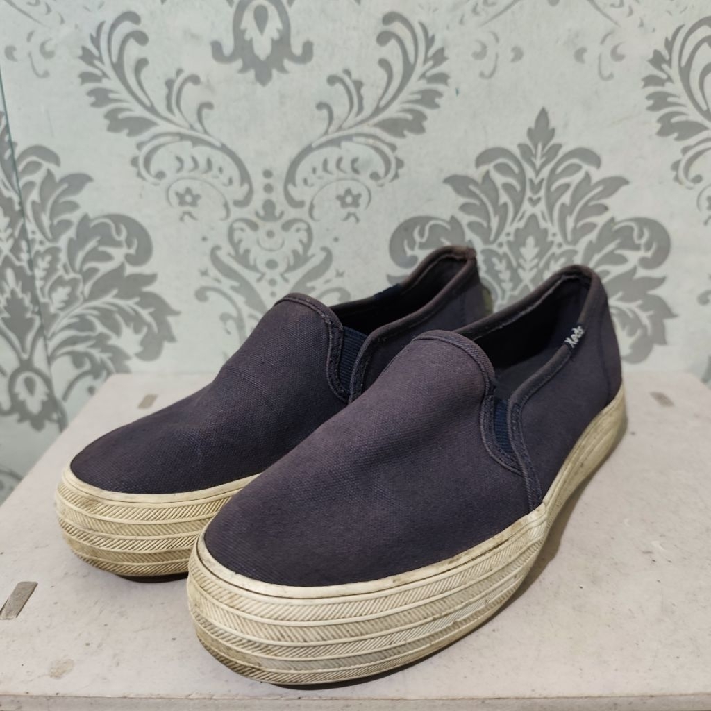 Sepatu slip on wanita Keds size 36 preloved