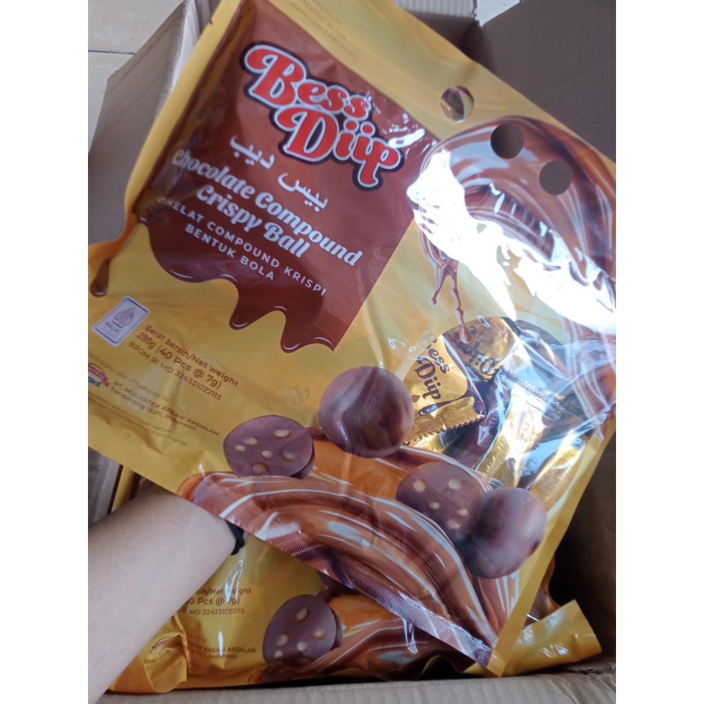 

Coklat Bess diip voklat compound bentuk bola 1 kemasan isi 40