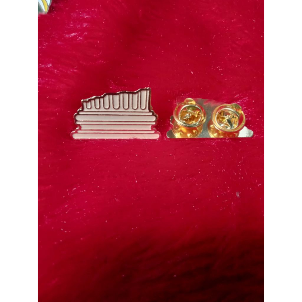 PIN enamel custom chrome gold