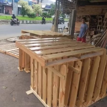 

palet/ tatakan kasur sudah fernis mengkilap