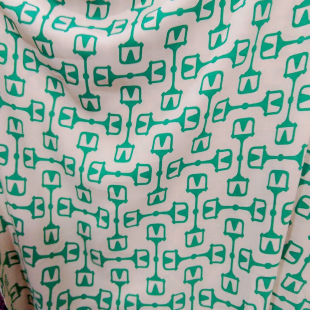 Kain Wolfis Motif Modern Hijau Putih untuk Baju dan Pakaian Baju, Dan Rok (Harga Kain Per½ Meter)