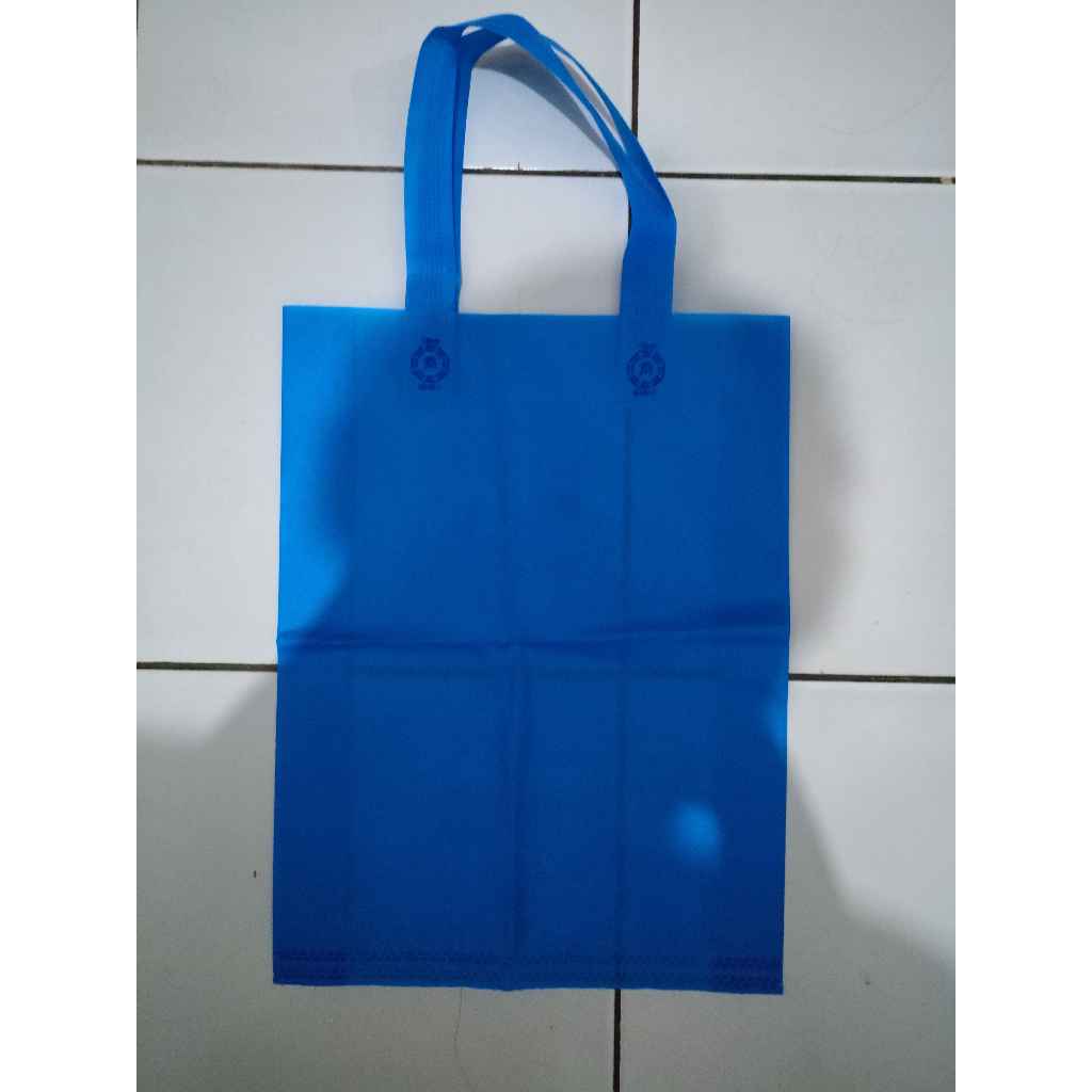

Tas Spunbond Ungu Tua Ramah Lingkungan dan Praktis